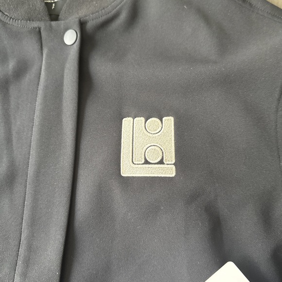 Athleta Women's Endless Bomber Jacket Full Zip Crop Size S New Loho Bride Black - Picture 2 of 14